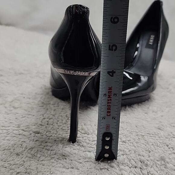 DKNY LEXIE POINTED TOE CLASSIC PUMP BLACK PATENT LEATHER LADIES SIZE 6 GUC - Picture 16 of 16